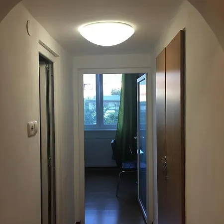 Hostel Transylvania Апартаменти Брашов