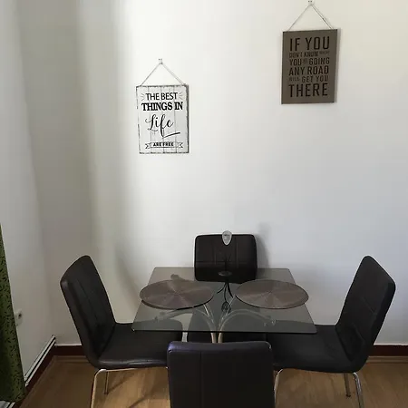 Hostel Transylvania * Брашов