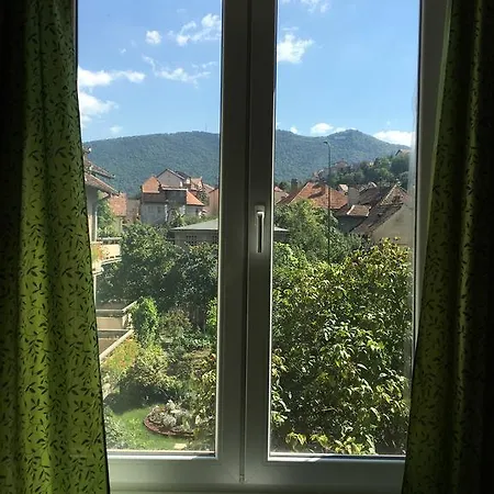 Hostel Transylvania * Брашов